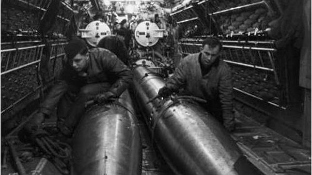 Torpedos en un submarino de la época