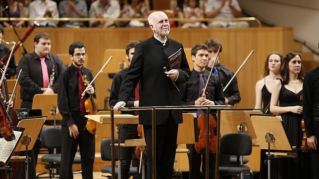 Beethoven corona a Jesús López Cobos