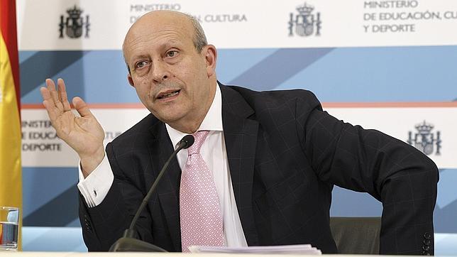 Wert baja al 5,5 la nota para la beca de Bachillerato y de matrícula gratuita en la universidad