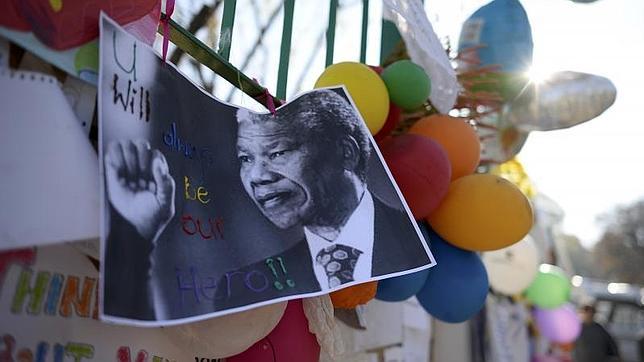 Soweto espera noticias de Nelson Mandela