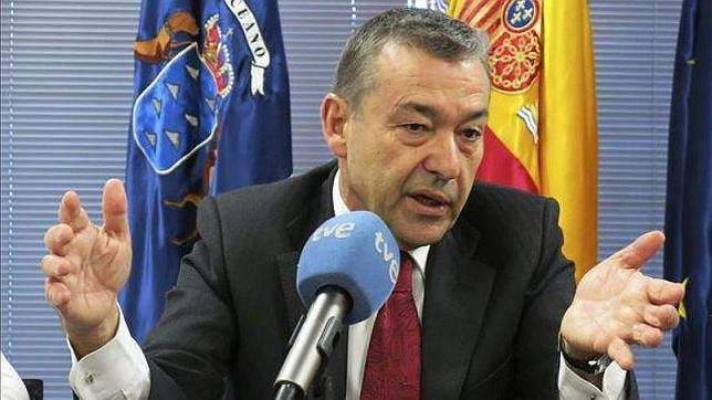 Presidencia calla otra vez el coste de los viajes de Paulino Rivero