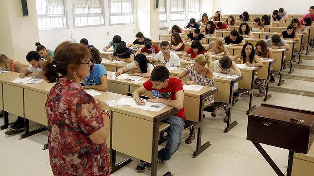 La agresión a un profesor podrá suponer hasta cuatro años de cárcel