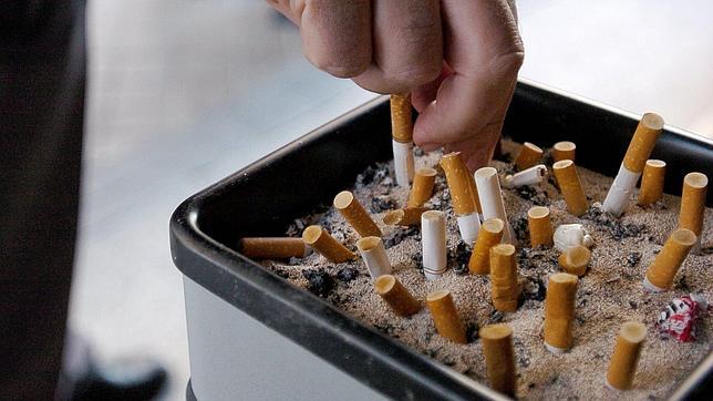 El paquete de tabaco sube una media de 15 céntimos y el litro de alcohol 83