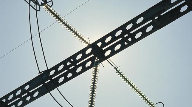 La demanda de energía eléctrica acumula 22 meses seguidos de caídas