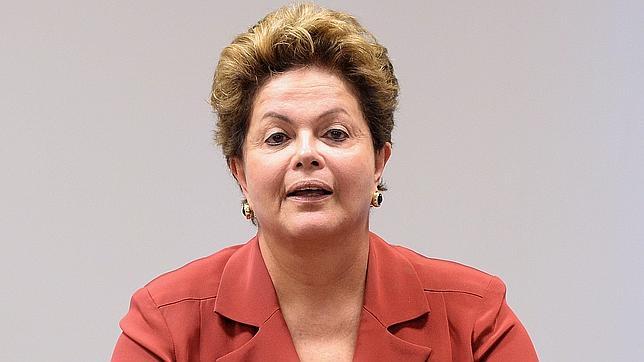 Dilma Rousseff, cada día más impopular, no asistirá a la final España-Brasil