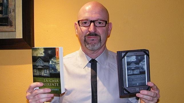 Esteban Navarro: «El panorama literario está cambiando. El ebook es el futuro»