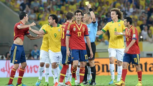 Copa Confederaciones: Un árbitro permisivo con la dureza brasileña