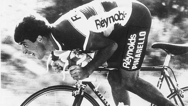 Así bajaba Delgado los puertos del Tour