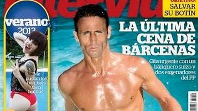 Álvaro Muñoz Escassi, desnudo «por rebeldía» en Interviú