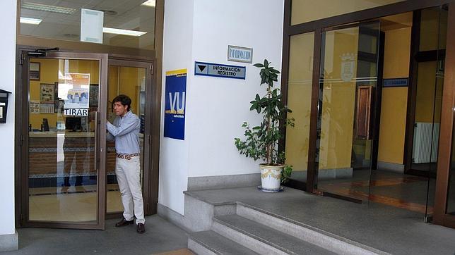 Una familia acoge a los dos niños abandonados en Talavera