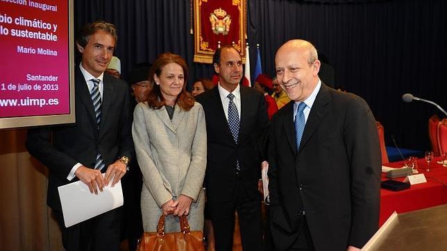 Wert defiende que hay que «conjugar» equidad y rendimiento en la concesión de las becas