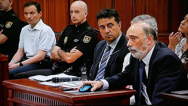 Etxeberria: «No tuve dudas de que eran huesos humanos desde que abrí la primera caja»