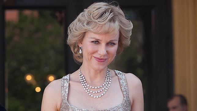Naomi Watts lleva joyas de Chopard en el biopic de Diana de Gales