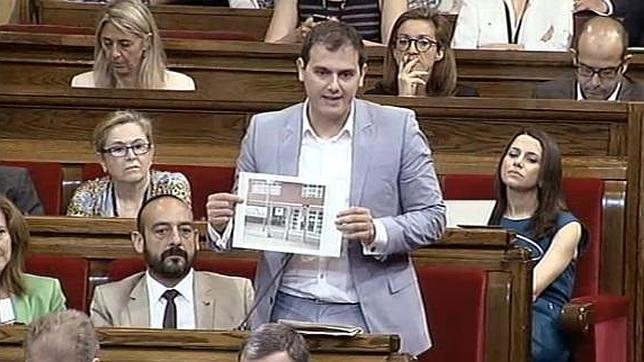 El «Yo acuso» de Rivera contra Artur Mas