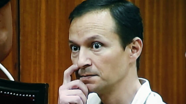 Bretón a Ruth: «Tarde más o menos te traeré a los niños»