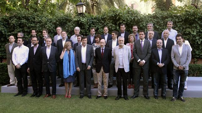 El PSOE pide una reforma constitucional porque es «urgente» otro pacto territorial