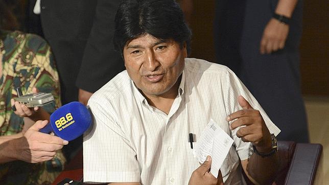 Si Edward Snowden solicita asilo en Bolivia, Evo Morales se lo concederá
