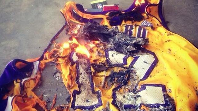 Dwight Howard desata la ira de los aficionados de los Lakers