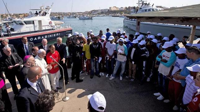 El Papa viaja a Lampedusa para mostrar al mundo el drama de la inmigración