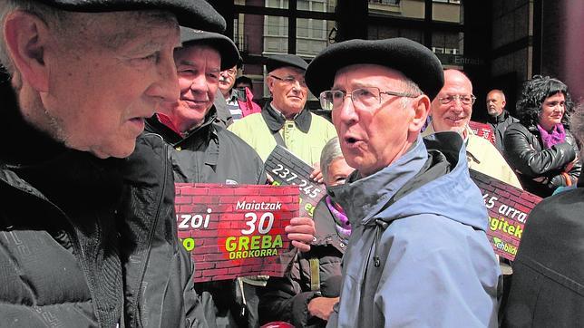 Sortu diseña una campaña inspirada en el 15-M para «blanquear» su imagen