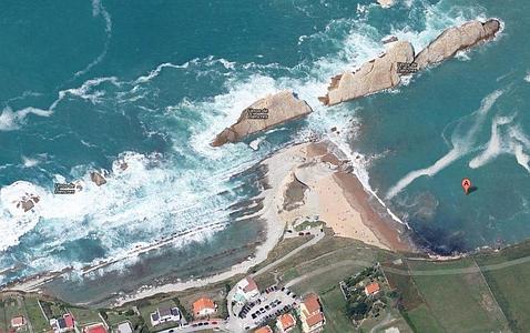 Imagen aérea de La Arnía, donde se aprecia la playa en la parte derecha