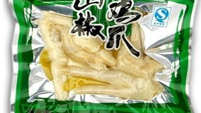 Escándalo en China tras descubrirse la venta de pollo caducado hace medio siglo