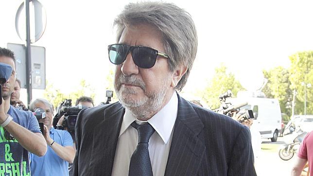 Los familiares y amigos de Concha García Campoy le dan el último adiós