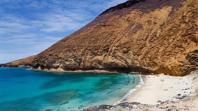 Montaña Amarilla y la playa de la Cocina