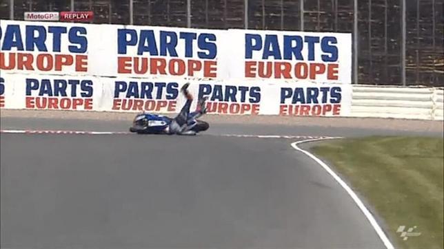 Caída de Jorge Lorenzo en Sachsenring sobre su clavícula lesionada