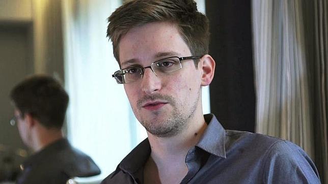 Snowden convoca a abogados rusos y defensores de los derechos humanos