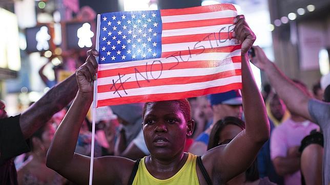 Obama, presionado por los contrarios a la absolución de Zimmerman