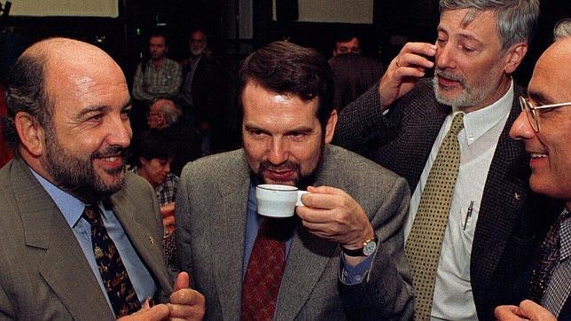 Caballero insta a declarar persona «non grata» a Almunia