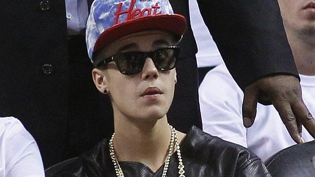 Justin Bieber se tatúa a su madre