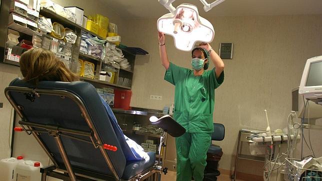 Sanidad limitará la reproducción asistida a mujeres de hasta 40 años y hombres de hasta 55