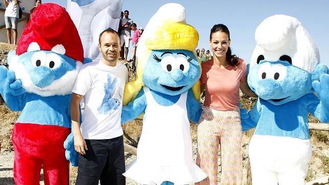 Iniesta se une al espíritu pitufo de Júzcar