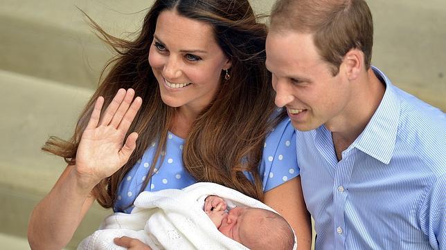 Un círculo reducido de ayudantes protegió eficazmente la intimidad de la pareja