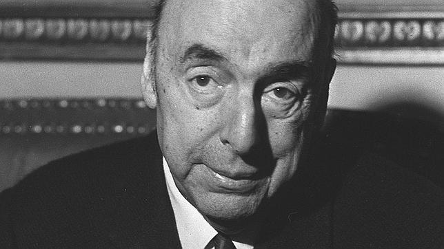 Ordenan realizar las pruebas de ADN a los restos exhumados de Neruda