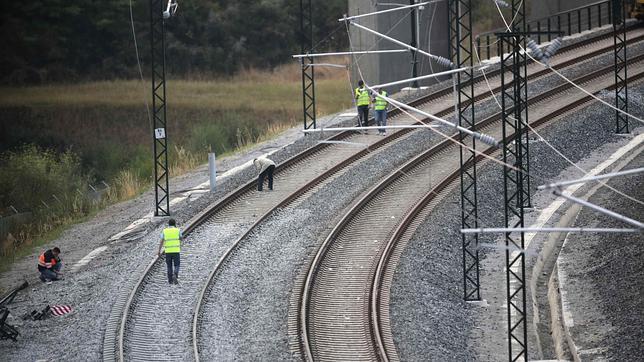 Restablecido el tráfico ferroviario en dos de las tres vías de Santiago
