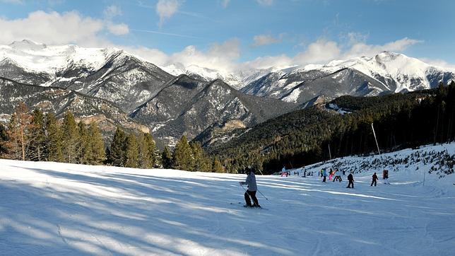 La reflexión en la nieve puede duplicar la exposición total de la radiación UV