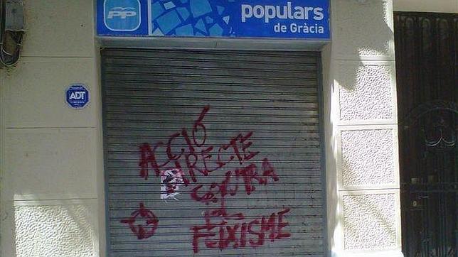 El PP denuncia un nuevo ataque contra su sede en el barrio de Gràcia