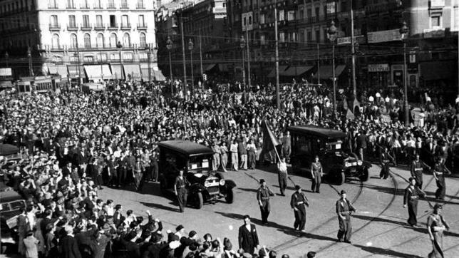 Manifestación en la Puerta del Sol. 1936