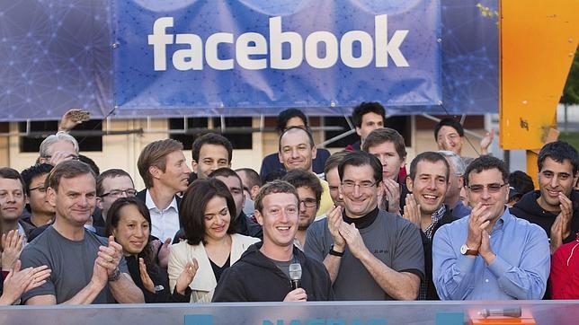 Facebook supera los 38 dólares por primera vez desde su estreno en bolsa