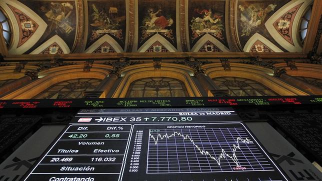 El Tesoro cumple su objetivo al colocar más de 3.200 millones a menor interés