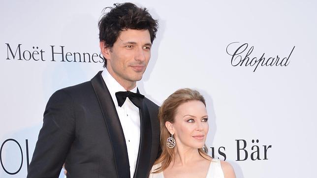 Andrés Velencoso y Kylie Minogue hacen vida por separado