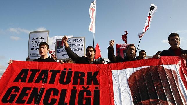 Redadas «preventivas» en Turquía antes del fallo del caso Ergenekon por golpismo