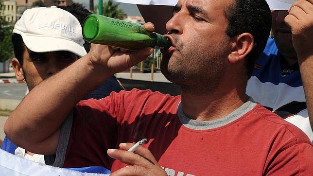 «Picnic» en Argelia contra la imposición del ayuno en Ramadán