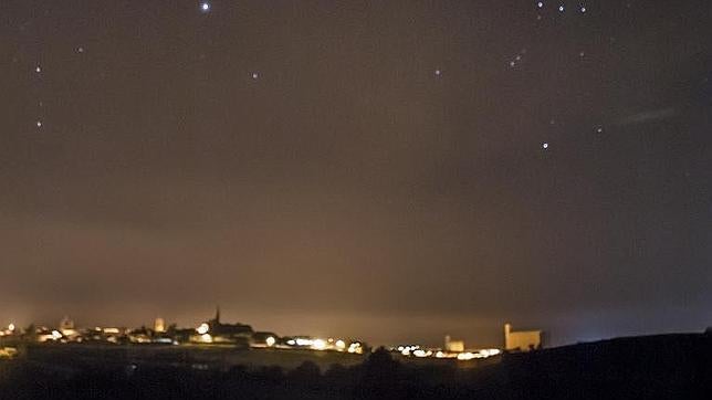 El cielo de Sevilla estrellado