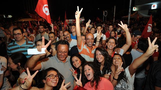 La Asamblea Constituyente tunecina cierra por la crisis entre Gobierno y oposición