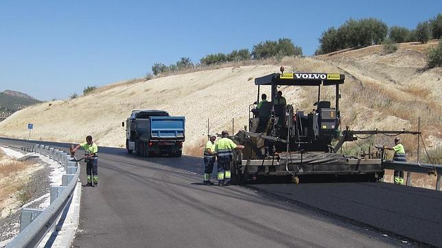 Los fabricantes de asfalto denuncian el mal estado de las carreteras