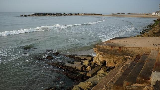 Litoral transformado en la playa de Cubelles